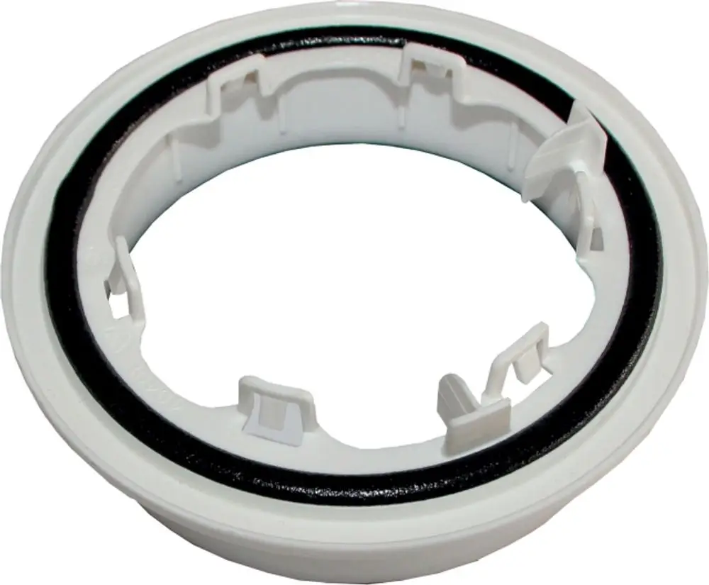 Geräteanschlussflansch mit schwarzem Dichtungsring, verwendet in Verbindung mit Wolf-Produkten zur Anbindung an DN100 Rohrsysteme.